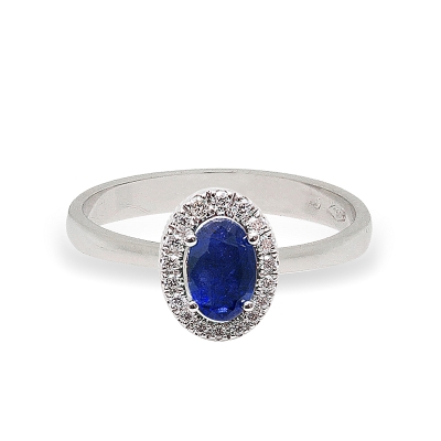 18 Kt. White Gold Ring with 0,64 Ct. Sapphire and 0,07 Ct. Natural Diamonds