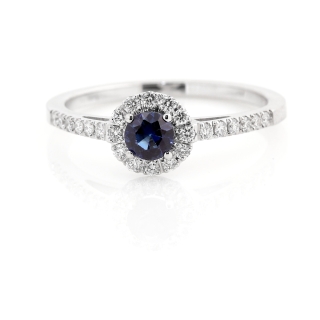 750 Mill. White Gold Ring with 0,22 Ct. Diamonds and 0,38 Ct. Sapphire