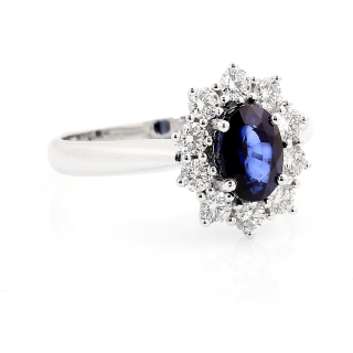 750 Mill. White Gold Ring with 0,55 Ct. Diamonds and 1,01 Ct. Sapphire
