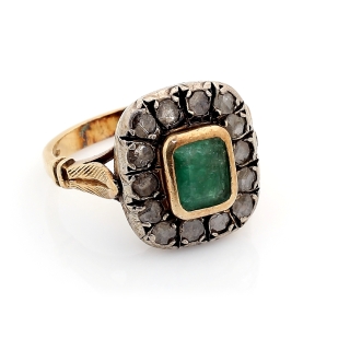 Vintage Gold Ring with Diamonds and Emerald