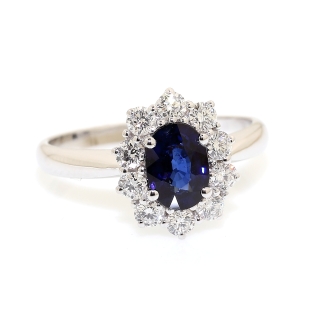 750 Mill. White Gold Ring with 1,12 Ct. Diamonds and 0,53 Ct. Sapphire