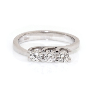 18 kt White Gold Trilogy Ring with Kt. 0,55 Natural Diamonds